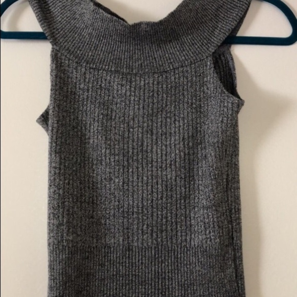 Grey tank top